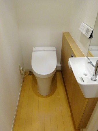 プレアスLSとサティスリトイレ手洗器付にお取替え プレアスLSとサティスリトイレ手洗器付にお取替え